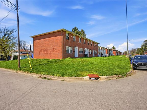 5th image of 455 Barnett Rd