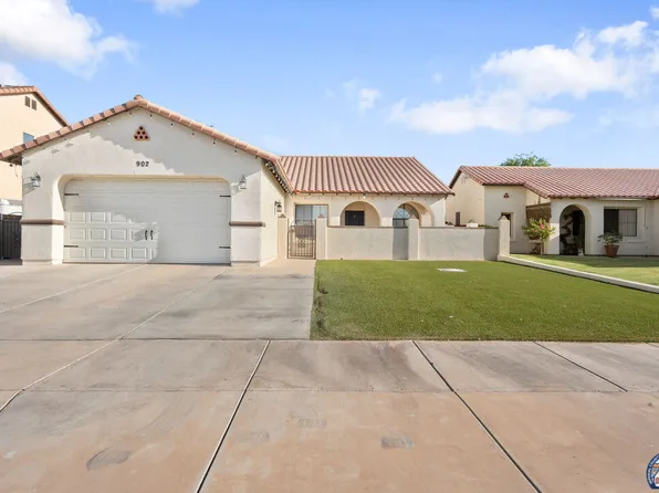 902 Danenberg Dr, El Centro, CA 92243