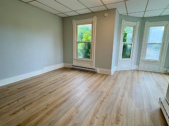 5th image of 285 Montauk Ave #1