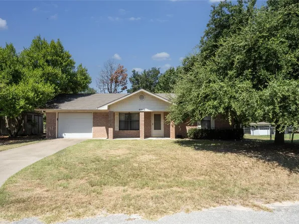 6008 Peninsula Cir, Athens, TX 75752