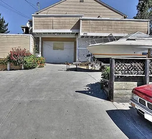 664 Renfrew Rd photo 1