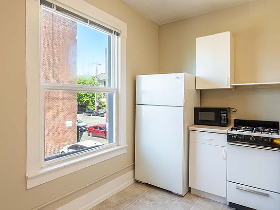 3rd image of 1717 12th Ave APT 101