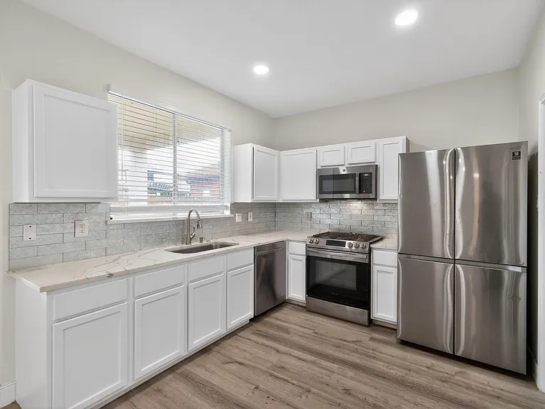 918 Ivycroft Ln — Photo 11
