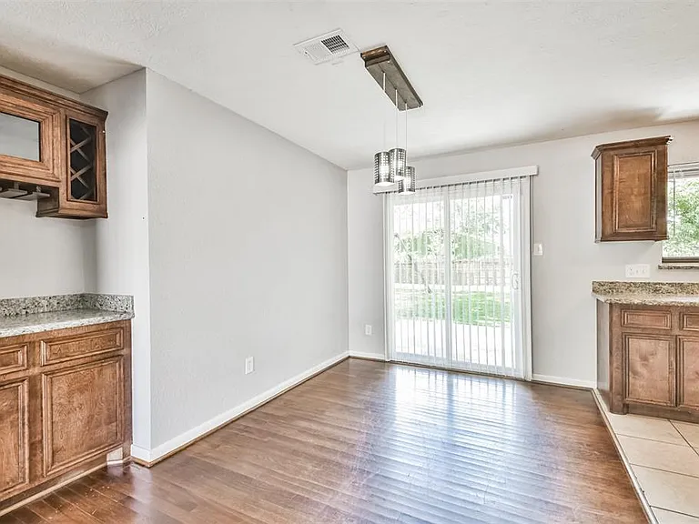 7106 Pinetex Dr — Photo 10