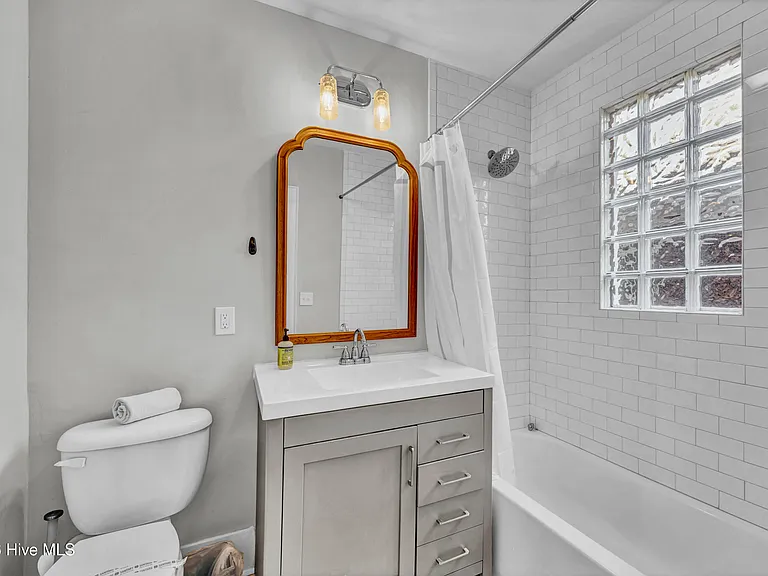 1517 Market St — Photo 5