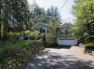 10 Carnot Ave, Woodcliff Lake, NJ 07677