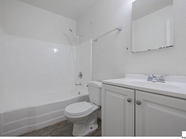 2139 W Devonshire Ave #2 — Photo 12