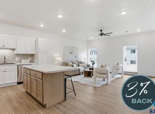 8025 E Tencate Pl, Sioux Falls, SD 57110