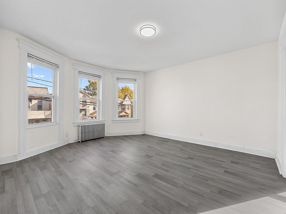 1st image of 149 Bidwell Ave #2