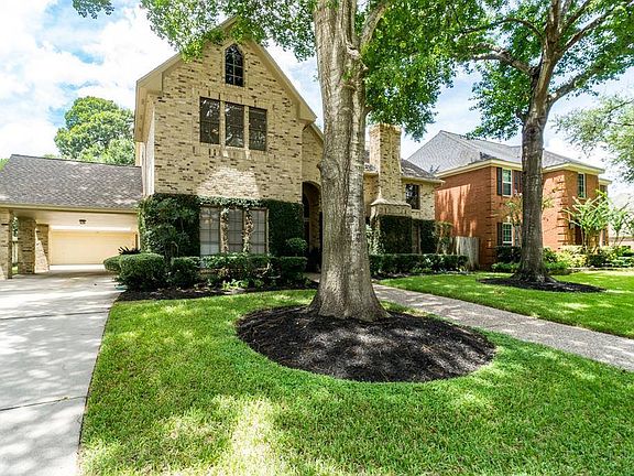 2nd image of 16407 Willowbank Dr
