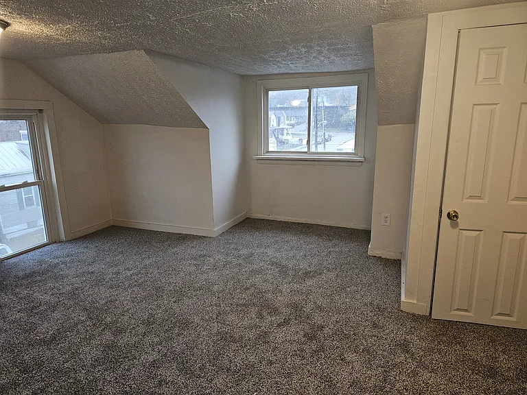 512 Main St #3 — Photo 2