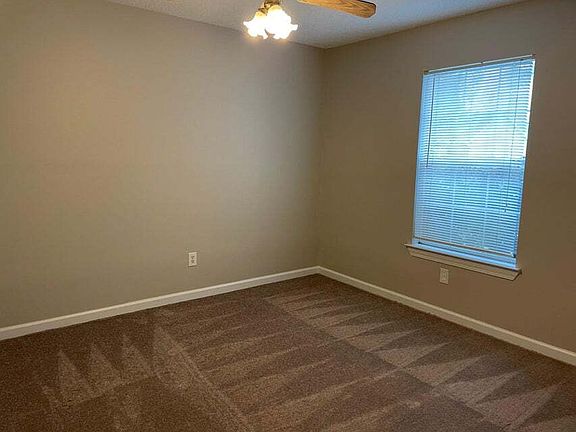 5th image of 207 Seville Cir