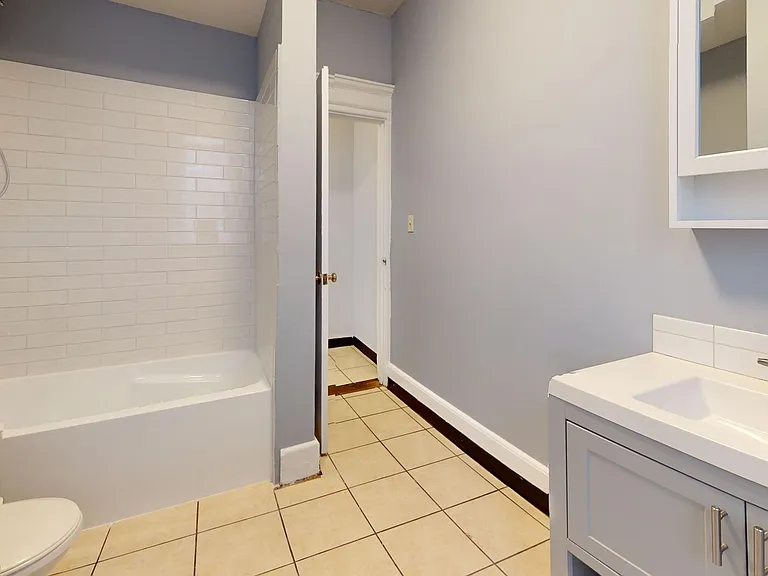 65 Lake Pl — Photo 3