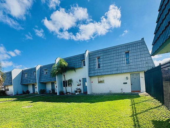 2nd image of 3752 NW 21st Street #201