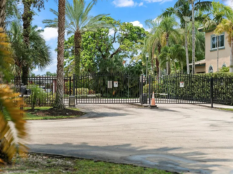 3040 SW 44th Ct — Photo 43