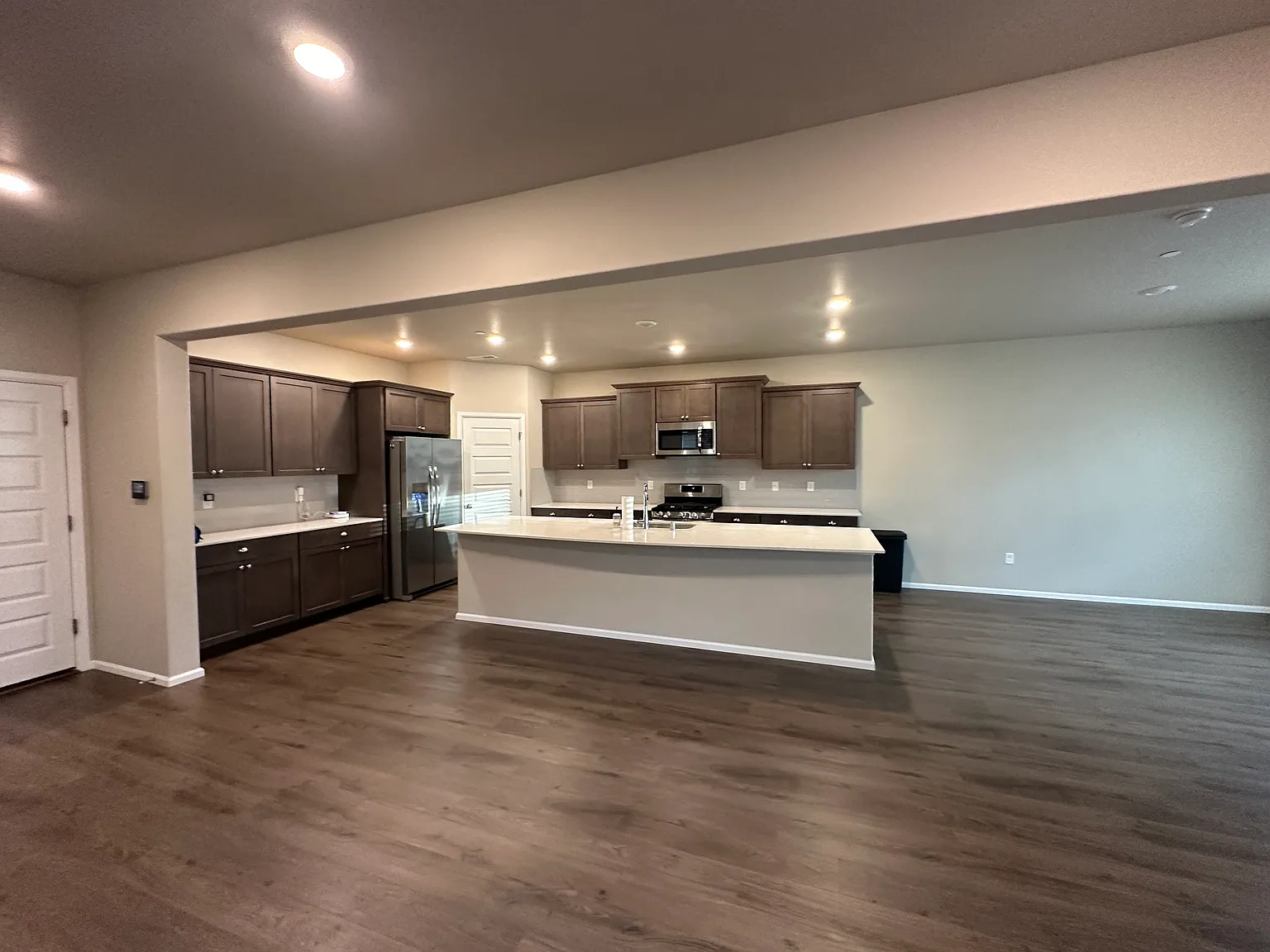 4 bed, 2.5 bath, 2501 sqft, $3,195 — Photo 3