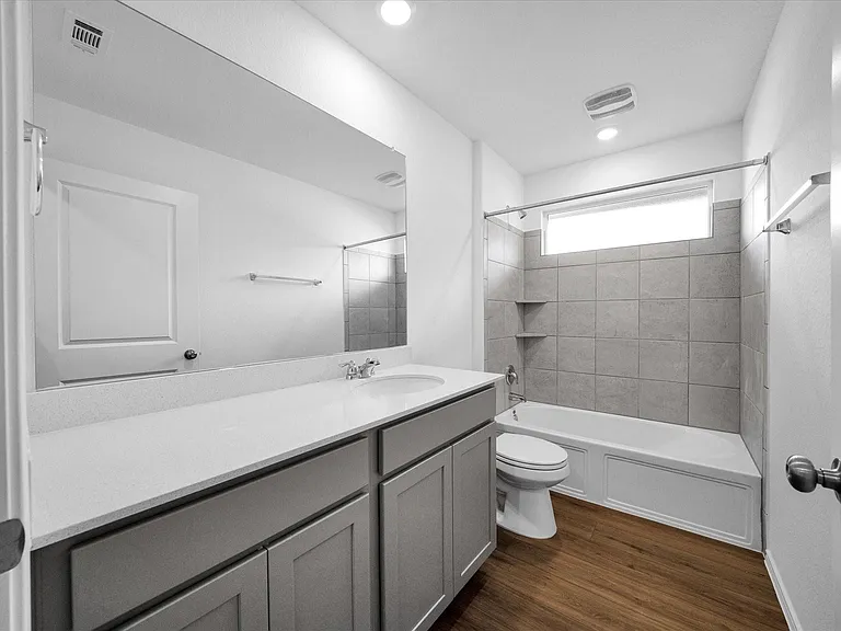145 Crawford — Photo 26