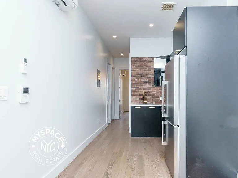 99 Varet St #2L — Photo 2