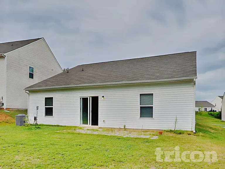 7138 Cuddington Dr — Photo 14