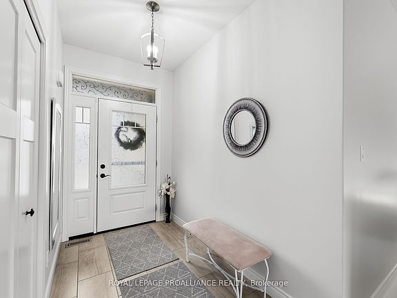 4th image of 305 Raglan St