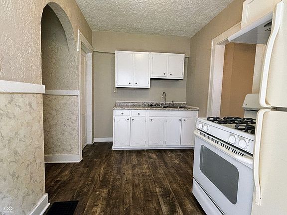 5th image of 2418 Guilford Ave