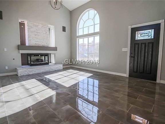 5th image of 1424 Silver Falls Ave