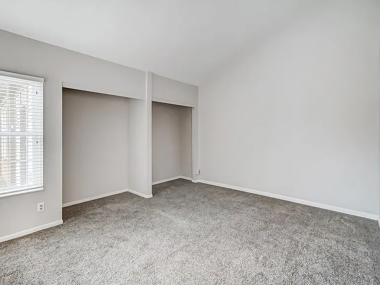 1804 Cliffview Ln — Photo 18