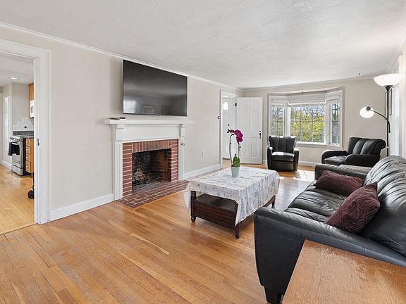 4th image of 64 Gayland Rd