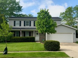 3220 W Bretons Dr, McHenry, IL 60050