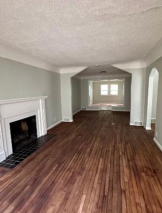 2nd image of 18294 Marlowe St