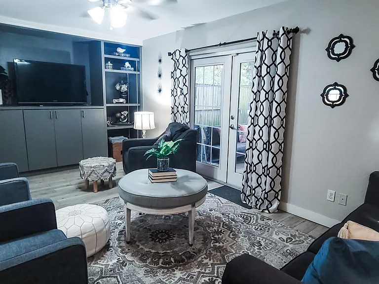 3208 W De Leon St #B — Photo 3