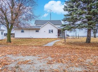 4043 N 3000 East Rd, Strawn, IL 61775