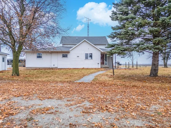 4043 N 3000 East Rd, Strawn, IL 61775