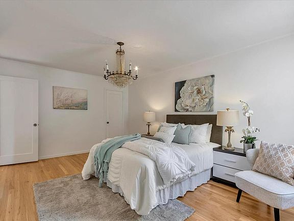 4th image of 162 Parque Dr
