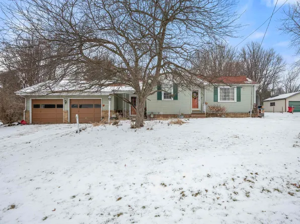 405 E Cypress St, Elmwood, IL 61529