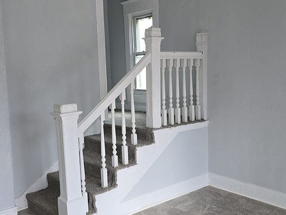 4th image of 669 S 35th St