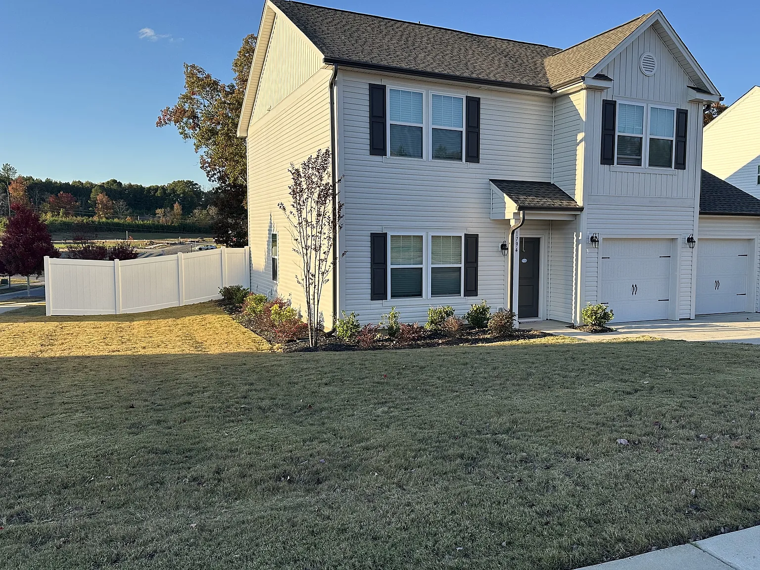 4 bed, 2064 sqft, $2,280 — Photo 1