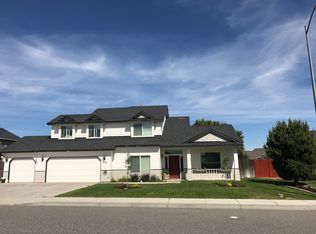 1806 Maplewood Ave, West Richland, WA 99353