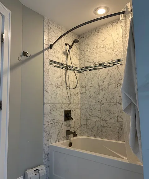 Primary shower bath