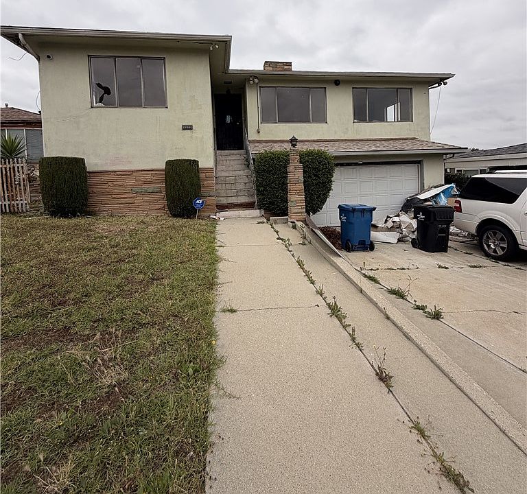 1st image of 2323 W 102nd St