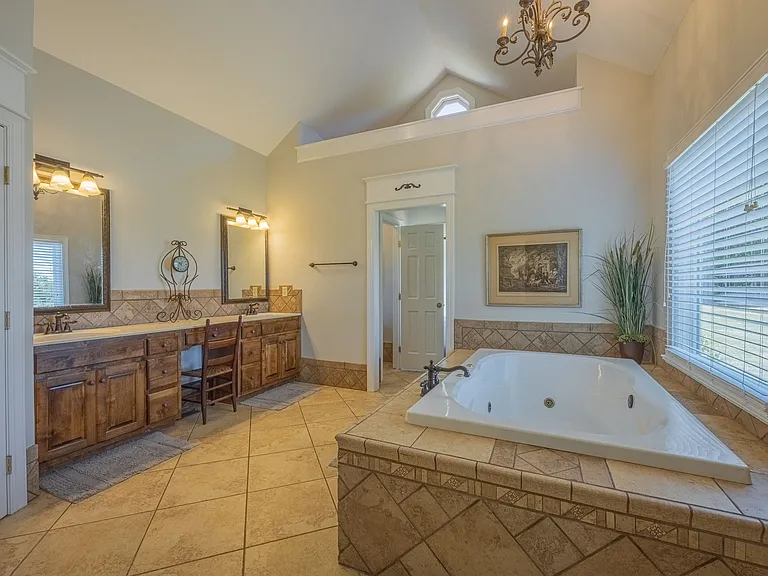4060 Macon Hwy — Photo 27
