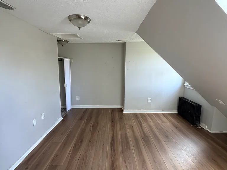 549 Valley St #2 — Photo 9