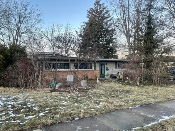18524 E Lyn Ct, Homewood, IL 60430