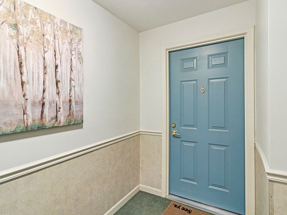 3rd image of 8910 Hunters Creek Dr APT 207