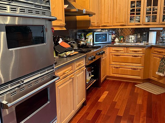 3rd image of 527 Rougemount Dr