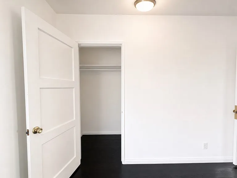 2106B Delaware Ave — Photo 11
