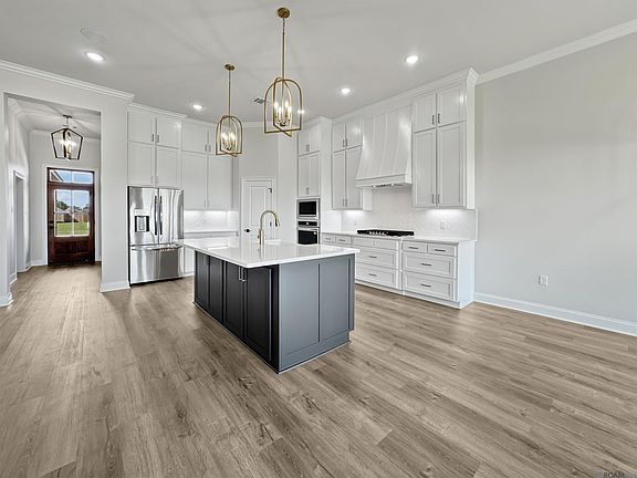 5th image of 39531 Hernando De Soto Dr
