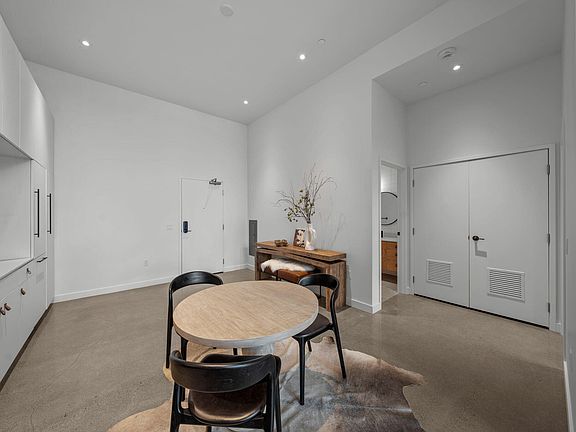 5th image of 2745 NW Ordway Ave #108