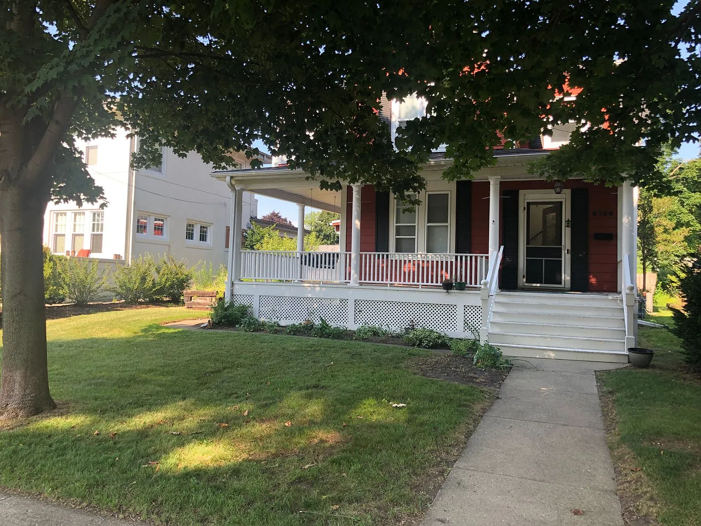 Beautiful Home along Lake Michigan! — Photo 1