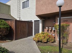 325 Standiford Ave